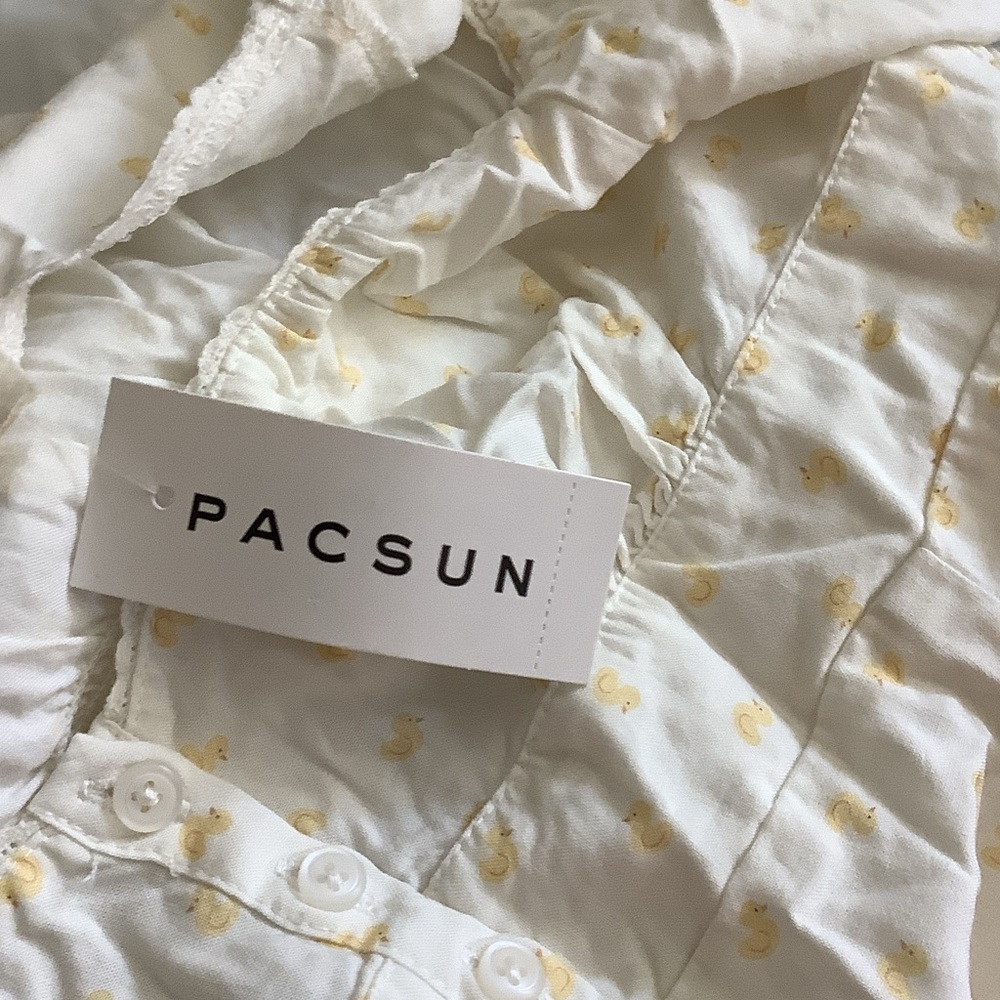 Brandy Melville blouse with ducks - Picture 8 of 10
